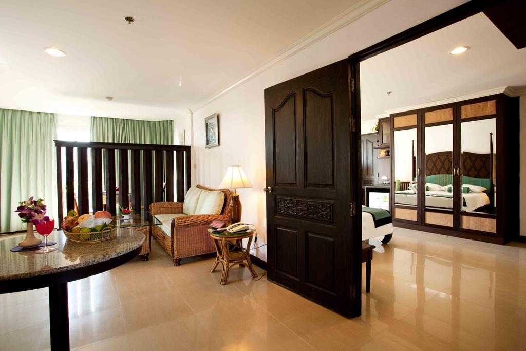 Methavalai Hotel Petchaburi Esterno foto