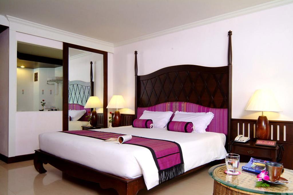 Methavalai Hotel Petchaburi Esterno foto